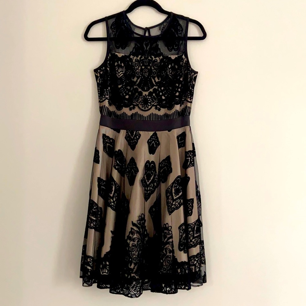 Gabby Skye Dress. Size 4